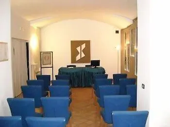 Caravaggio Hotel Неаполь Италия