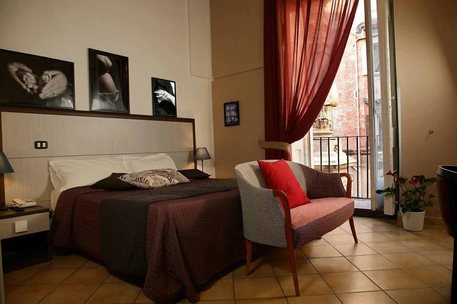 Caravaggio Hotel Nápoly